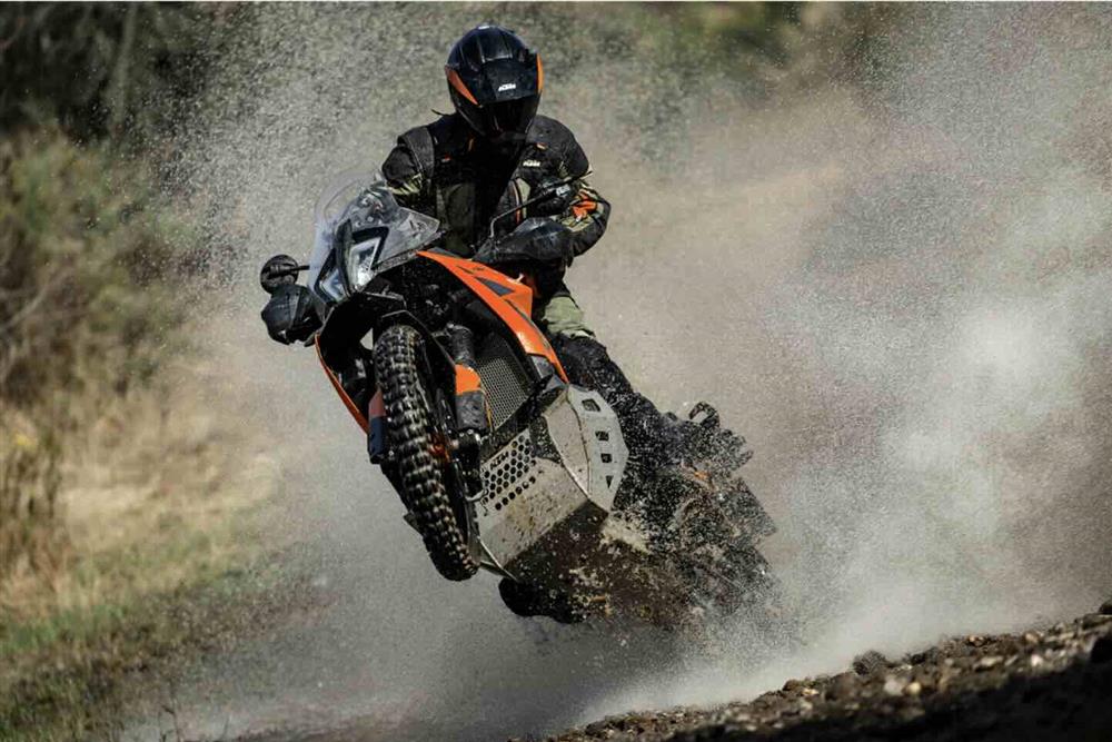 2025 KTM 790 Adventure 2